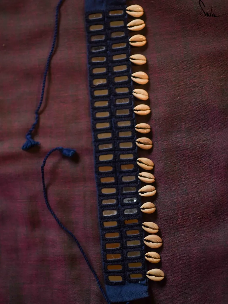 Aavaran Sa (Choker)