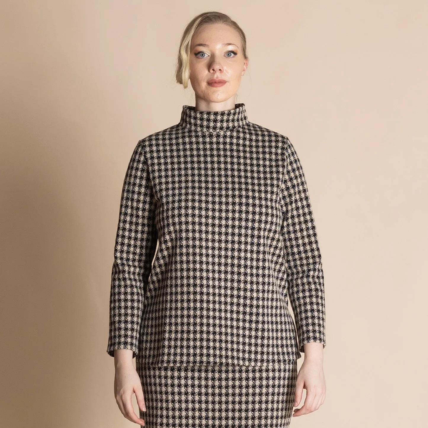 houndstooth hi crew tee