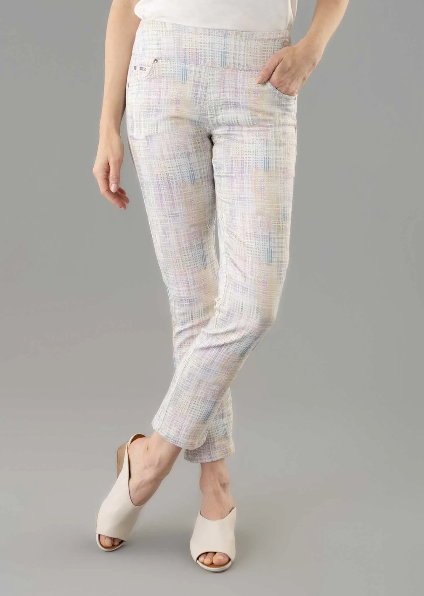 Maraca Print 28'' Straight Pant, 5 Pockets & Rolled Up Cuffs
